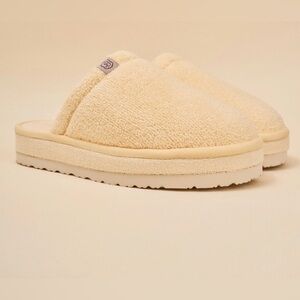 Brunch Essentials XXl Slippers, Size W9/M8